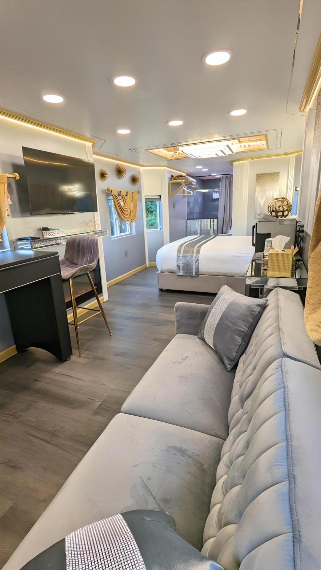 Olympic Railway Inn Секим Номер фото